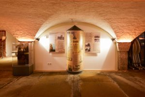 Die Ausstellung der Michaelitica in der Krypta der Hauptkirche St. Michaelis