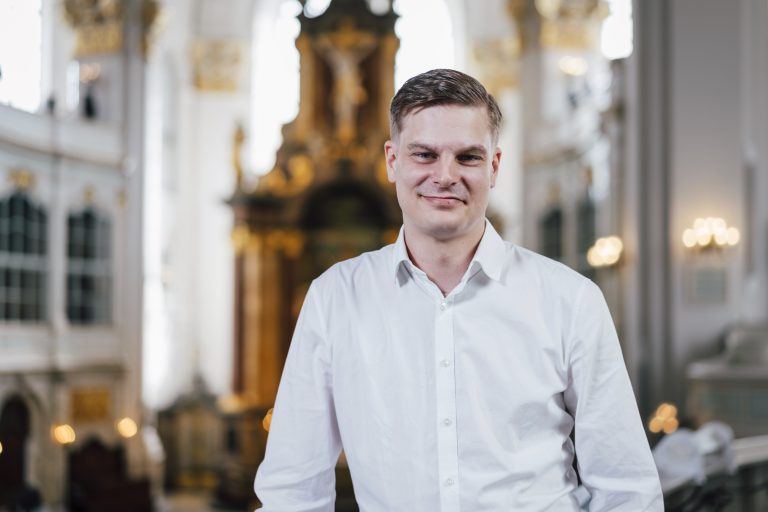 Portraits der Mitarbeitenden der Hauptkirche St. Michaelis.