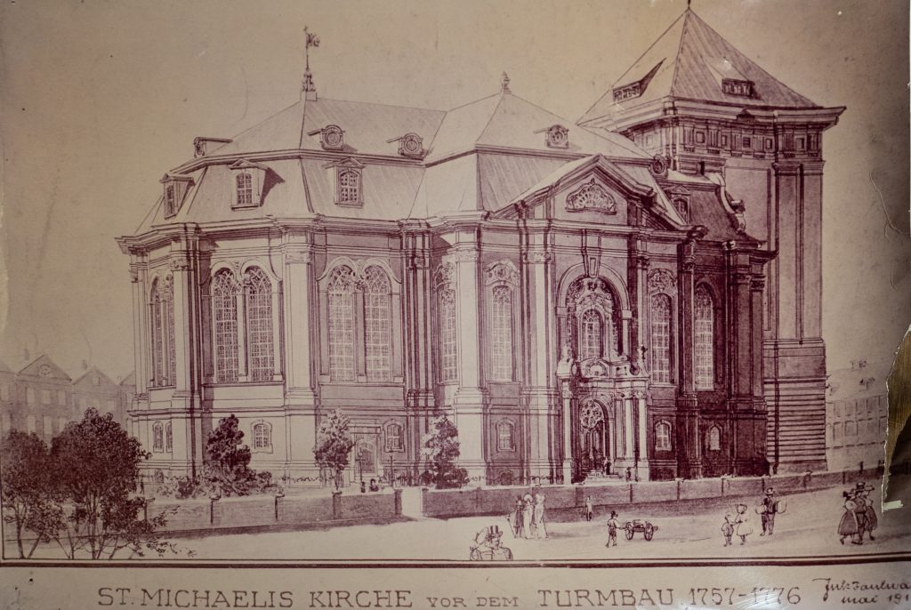 Bild der St. Michaeliskirche vor dem Turmbau 1757-1776
