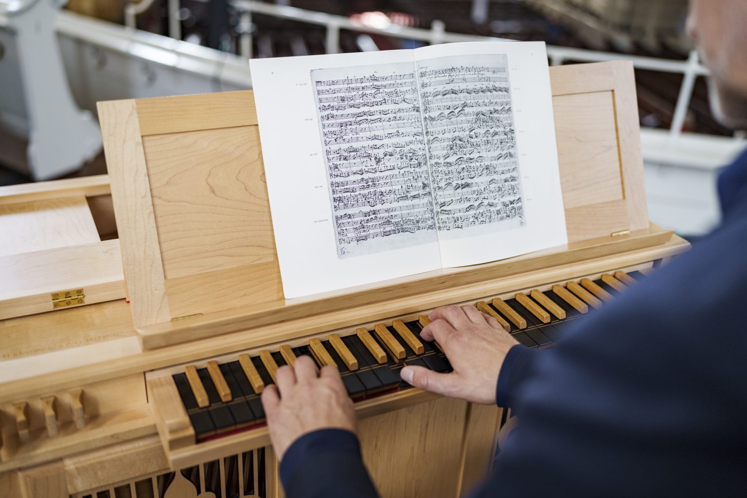 Bach-Partitur auf Orgel