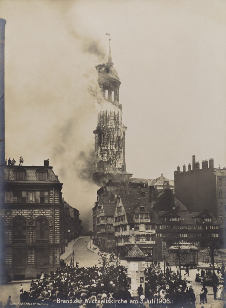 Der Michelturm steht in Flammen, 1906