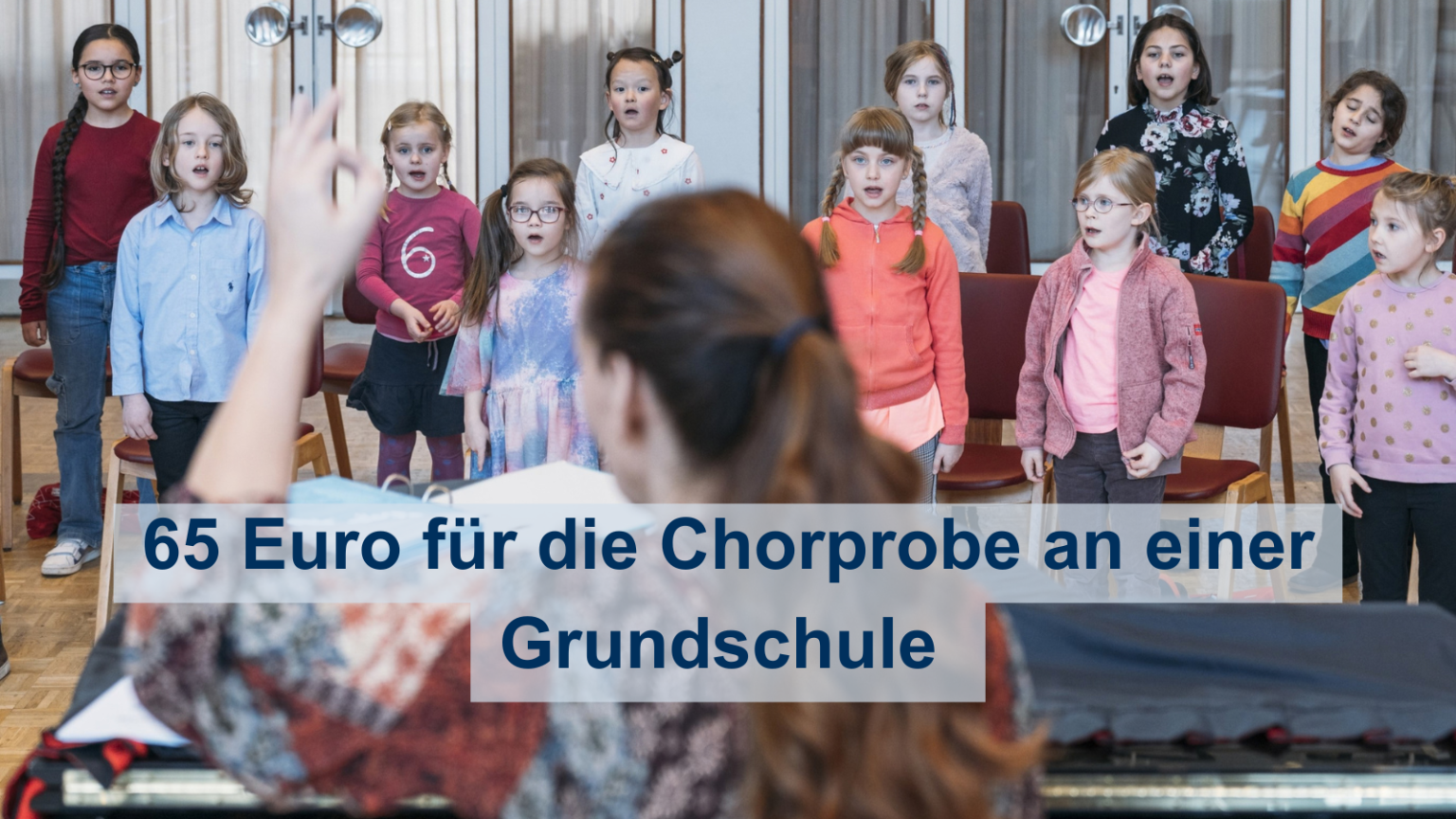 Die Kinder der Singschule St. Michaelis proben mit Chorleiterin Doris Vetter