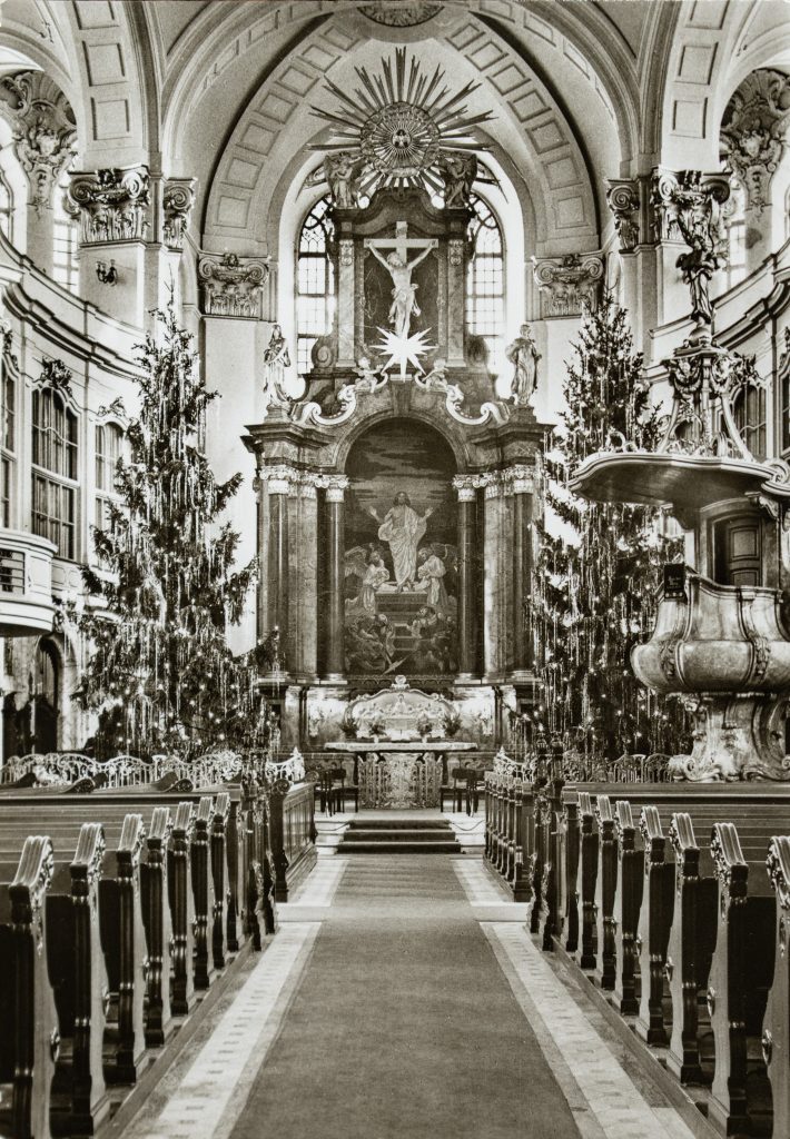 Weihnachtlicher Kirchraum nach 1912